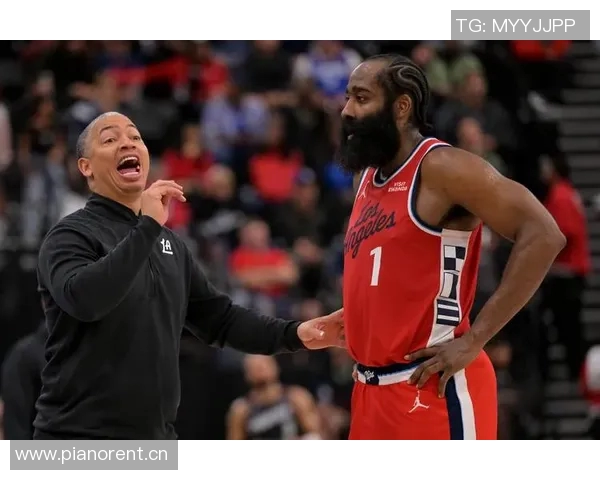 快船球员对卢缺席与保罗最终谈话表示不满引发关注